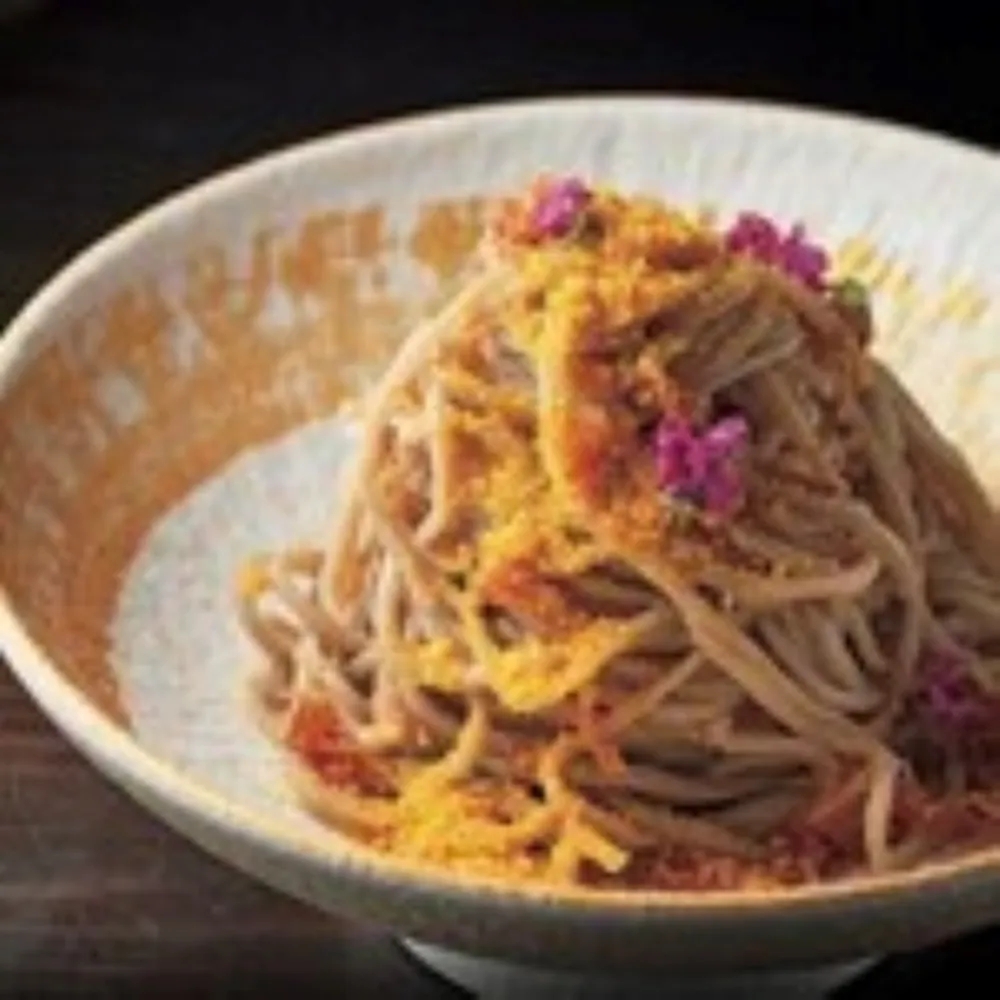 干し貝柱と金華ハムのからすみ蕎麦